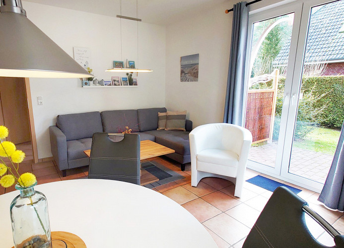 Blick vom Ess- in den Wohnbereich