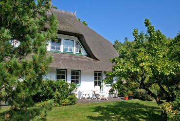 sonnige Terrasse (möbliert) auf der Südseite des Hauses