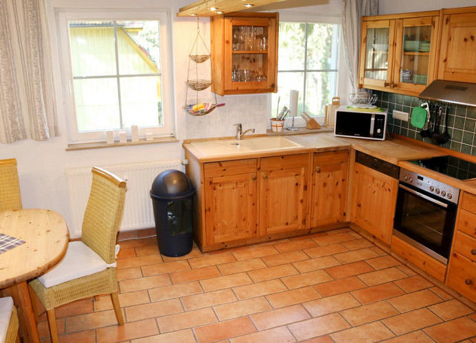 viel Platz auch im Küchenbereich mit allen notwendigen Küchengeräten