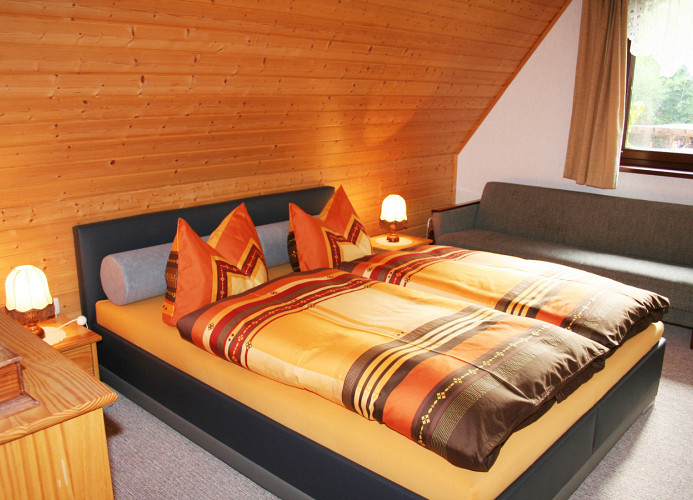 Doppelbett (180x200)