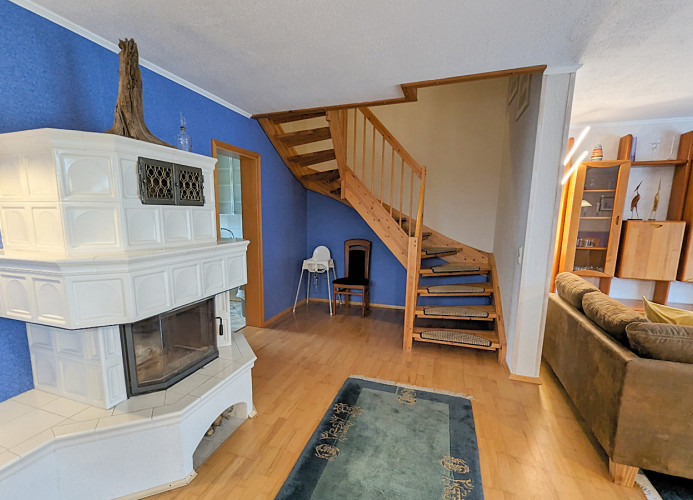Kamin und Treppe zum Obergeschoss