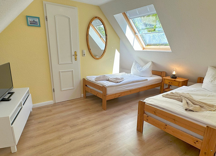 2. Schlafzimmer mit 2 Einzelbetten