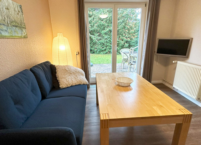 Ausblick ins Grüne - von der Couch in den Garten