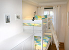 zweites Schlafzimmer mit Etagenbett - ideal als Kinderzimmer, Insektenschutzgitter am Fenster