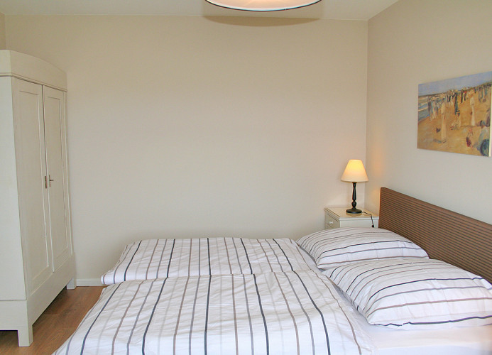 Schlafzimmer (Bettwäsche zubuchbar)