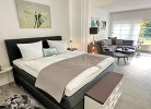 Bett mit durchgehender Matratze
