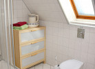 zweites Bad im oberen Bereich mit Dusche und WC