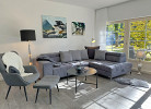 gemütliche Couchlandschaft und Sessel