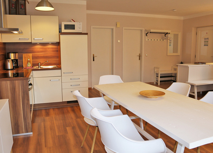 der komplett eingerichtete Küchenbereich läßt kaum Wünsche offen