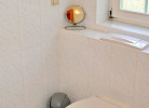 Bad mit Dusche und WC