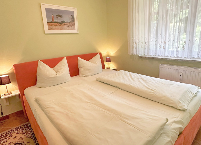 Schlafzimmer mit Doppelbett (Wäsche zubuchbar)