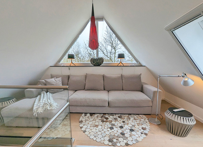 heller Wohnraum mit toller Aussicht auf die Nachbarwiesen